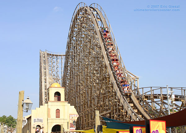 six flags. El Toro, Six Flags Great